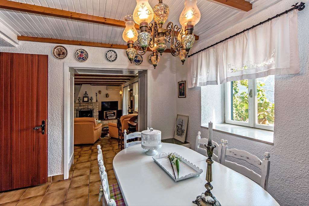 Villa Blanka Zrnovnica Room photo